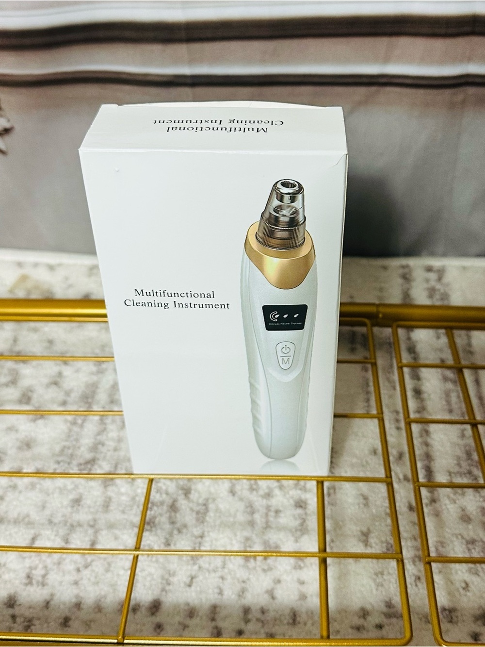 Source Unknown White and Gold Multifunctional Cleaning Instrument